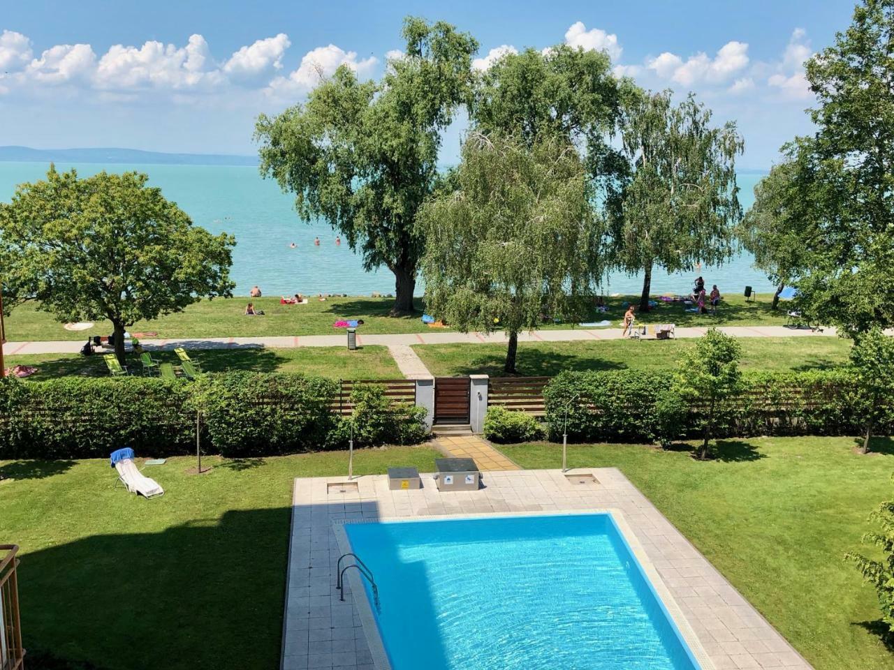 Viktoria Apartmanok Шіофок Екстер'єр фото