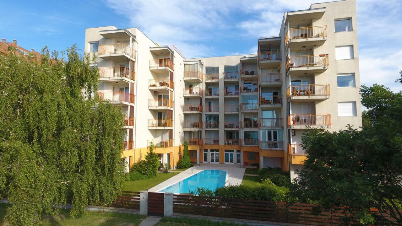 Viktoria Apartmanok Шіофок Екстер'єр фото